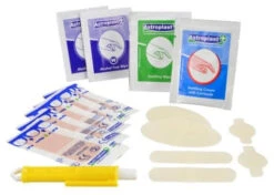 Care Plus First Aid Kit Light Walker -Camping En Plein Air care plus first aid kit light walker 1